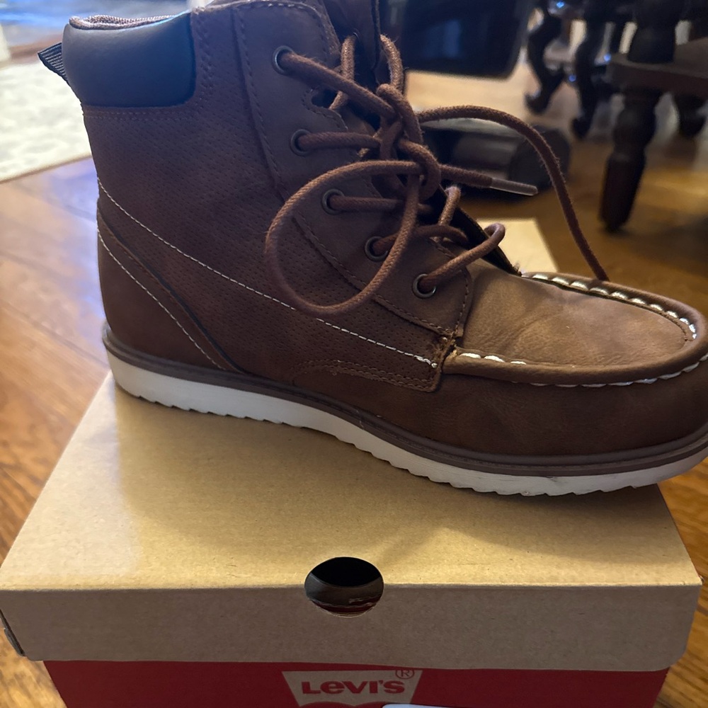 Levi's Boots brand new never worn